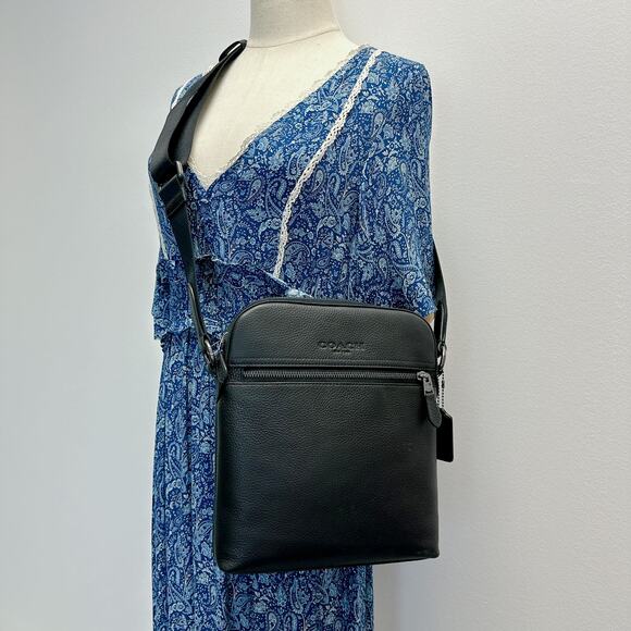 Coach 4011 Houston Flight Bag IN Black - Picture 1 of 8